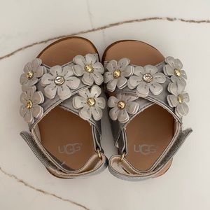 Ugg Baby sandal size 2/3
